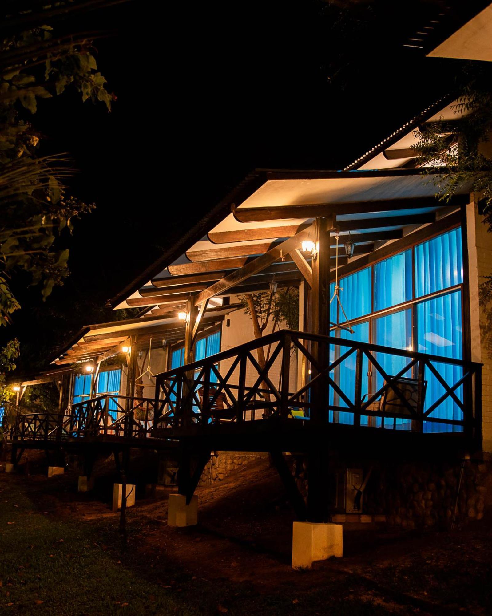 Hacienda Don Vicente Bungalows-タラポト エクステリア 写真